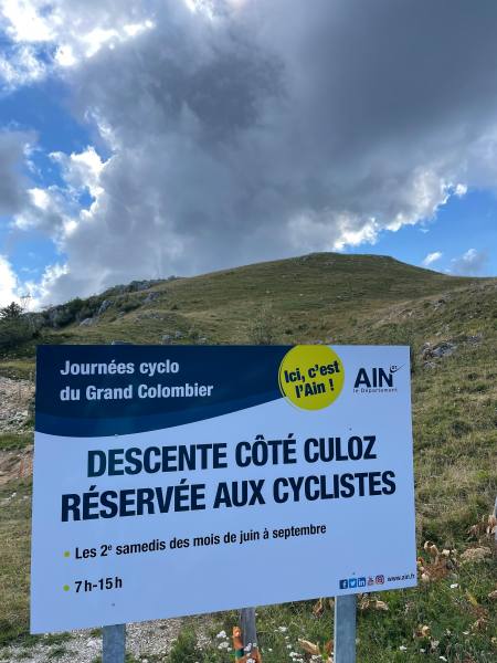 Ascension cycliste mythique du Grand Colombier (la route est réservé aux vélo un samedi par mois pendant l’été)